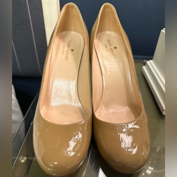 New York Women’s Neutral Heels! - Picture 3 of 9